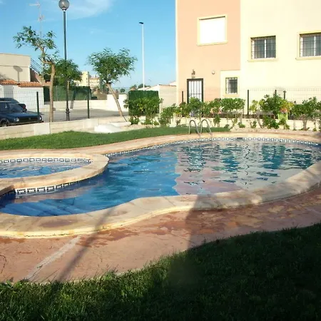 Holiday Residencial Madrid * Торрев'єха